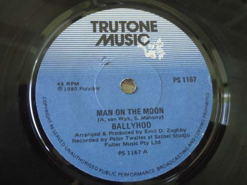 4 POP SEVEN SINGLES - DIFFERENT ARTISTS SEE LISTING FOR PICTURES AND TITLES SEVEN SINGLE - 28