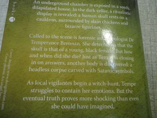 "DEVIL BONES" KATHY REICHS - SMALL SOFT COVER