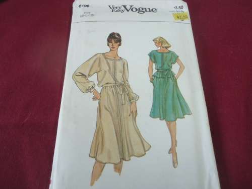 VERY EASY VOGUE PATTERNS 8198  -  SIZES 6 + 8 + 10  COMPLETE AND UNCUT
