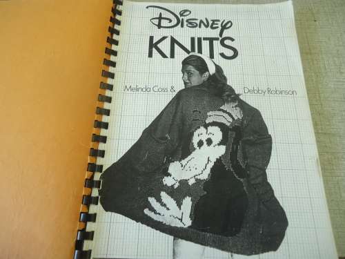 COPIED DISNEY KNITS BY MELINDA CROSS& DEBBY ROBINSON 100 PAGE A4 BOOK WITH OVER 20 DISNEY CHARACTERS