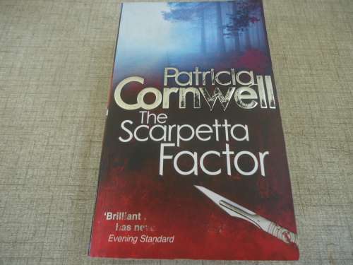 "THE SCARPETTA FACTOR" PATRICIA CORNWELL - SMALL SOFT COVER