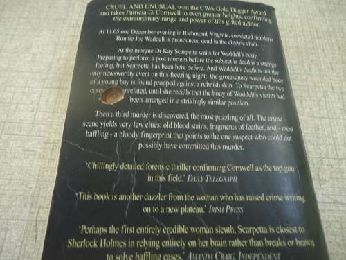 "CRUEL AND UNUSUAL" PATRICIA CORNWELL - SMALL SOFT COVER