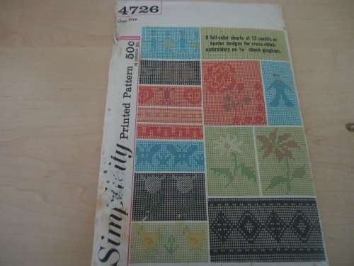 SIMPLICITY PATTERNS 47262  8 FULL COLOUR CHARTS OF 13 MOTIFS OR BORDER DESIGNS FOR CROSS STITCH