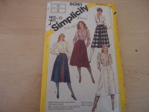 SIMPLICITY PATTERNS Skirt in 3 lengths  6081 SIZE  12   COMPLETE & UNCUT
