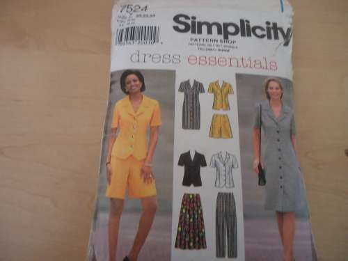 SIMPLICITY PATTERNS 7524 SIZE Z = 20 + 22 + 24  COMPLETE