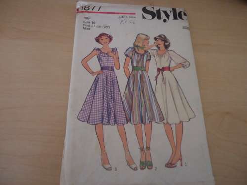 STYLE PATTERNS 1877 MISS SIZE 16 BUST 97 CM - 38"  COMPLETE & UNCUT