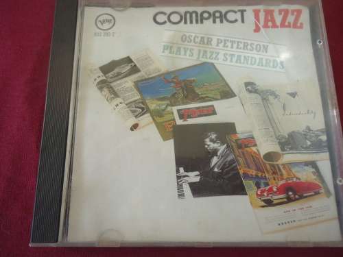 JAZZ -  OSCAR PETERSON PLAYS JAZZ STANDARDS  -  CD