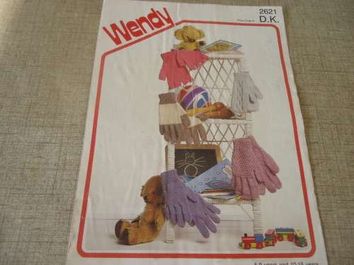 WENDY ACCESSORIES NO D.K. 2621  TO KNIT