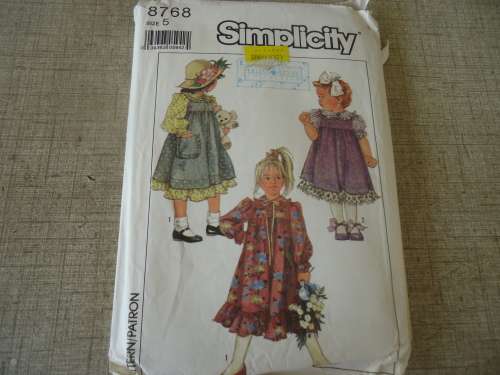 SIMPLICITY PATTERNS 8768 CHILD SIZE 5  COMPLETE & UNCUT