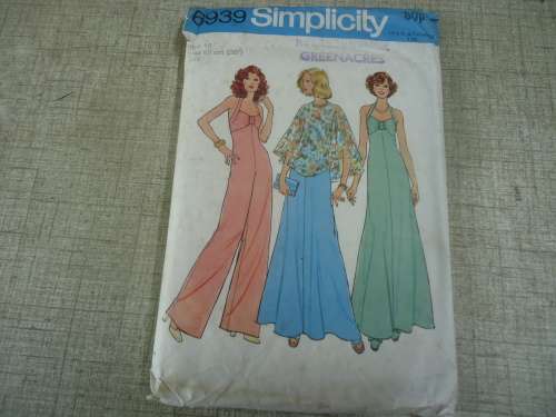 SIMPLICITY PATTERNS 6939 -HALTER DRESS, JUMPSUIT& PONCHO SIZE 16  BUST 97 cm COMPLETE & MOSTLY UNCUT