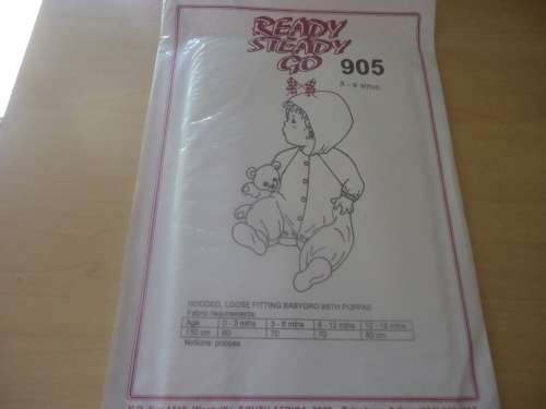 READY-STEADY-GO PATTERN - NUMBER 905 -HOODED LOOSE FITTING BABYGRO WITH POPPAS -SIZE 3 - 6 MONTHS