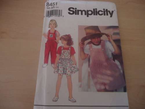 SIMPLICITY PATTERNS 8451 KIDDIES DUNGAREES SIZE AA - AGE 2 - 4 - COMPLETE