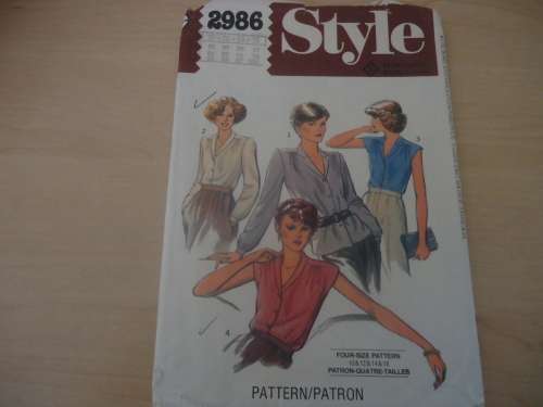 STYLE PATTERNS 2986- BLOUSES  SIZES 10 + 12 + 14 + 16 - SEE DESCRIPTION