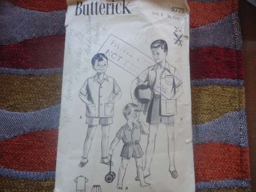 VERY VINTAGE BUTTERICK 5775 PATTERN  BOYS PJS -SIZE 8 YEARS CHEST 26"    COMPLETE