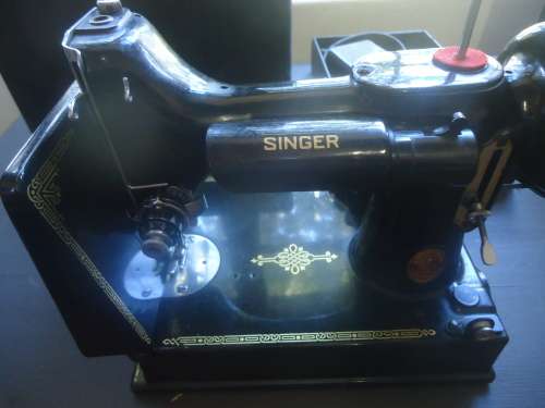 SINGER BABY MINI 221K 1951 PORTABLE SEWING MACHINE,LIGHT ELECTRIC ATTACHMENT,CARRY CASE, FULL HOUSE!