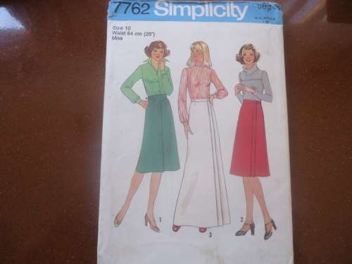 RETRO SIMPLICITY PATTERNS 7762 SIZE 10 -SKIRT IN 3 VARIATIONS - COMPLETE