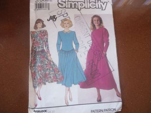 SIMPLICITY PATTERNS 9850 GATHERED HIPSTER DRESS WITH SLEEVES  SIZE OO = 12 - 18 COMPLETE