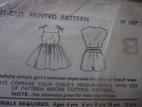 VINTAGE STYLE PRINT PATTERNS 1307  GIRLS SUN DRESS ES AND SHORTS & TOP SIZE 4 YEARS COMPLETE