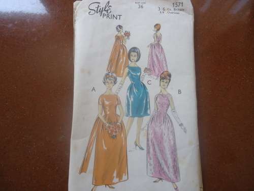 VINTAGE STYLE PRINT PATTERNS 1571  LADIES EVENING DRESSES SIZE 36" COMPLETE