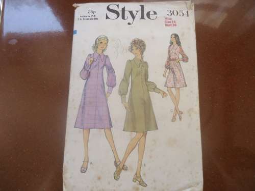 STYLE PATTERNS 3054 COLLARED DRESS SIZE 14 BUST 36" COMPLETE
