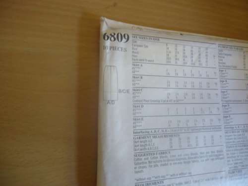 NEW LOOK PATTERNS 6809 -SKIRTS FIVE VARIATIONS SIX SIZES IN ONE 8 - 18 COMPLETE