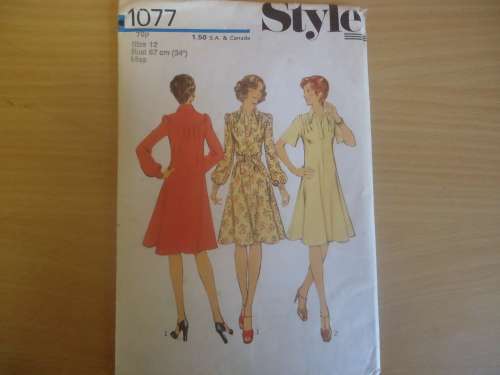 STYLE PATTERNS 1077 - DRESS  SIZE 12 BUST 87 CM - COMPLETE