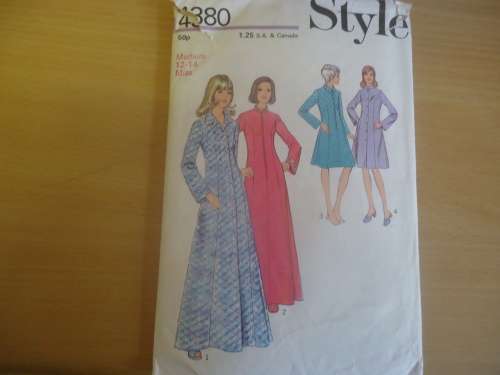 STYLE PATTERNS 4380  HOUSECOAT/ DRESS   SIZE 12 - 14 MEDIUM COMPLETE