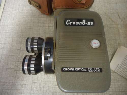 CROWN 8 -E3 MOVIE CAMERA AND LEATHER CARRY CASE