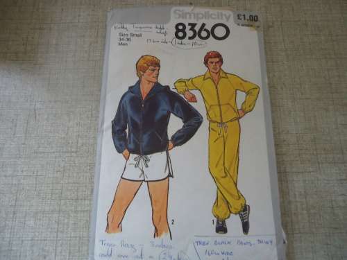SIMPLICITY PATTERNS 8360 MEN'STRACKSUIT +HOODIE & SHORTS - SIZE SMALL - 34 - 36" COMPLETE