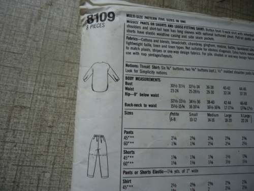 SIMPLICITY PATTERNS 8109-LOOSE FITTING BLOUSE, PANTS AND SHORTS SIZE PT - XL COMPLETE & MOSTLY UNCUT