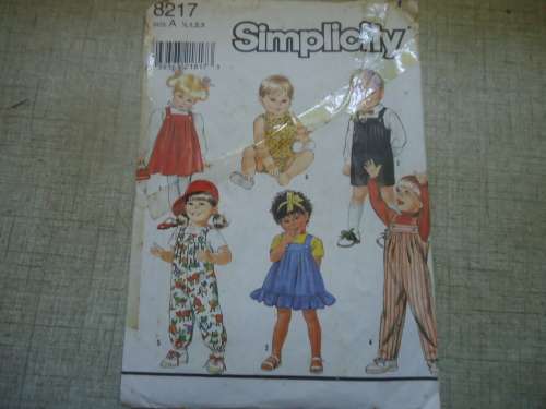 SIMPLICITY PATTERNS 8217 TODDLER'S OUTFITS SIZE A = 1/2 + 1+ 2 + 3 YEARS COMPLETE