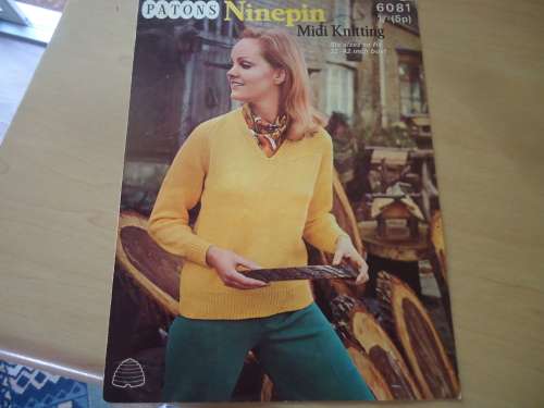 PATONS #6081 V NECK SWEATER  BUST 32 - 42 INCH