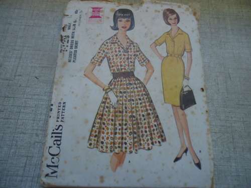 VINTAGE McCALLS PATTERNS 7729 DRESS WITH SLIM & PLEATED SKIRT SIZE 12 BUST 34" NO SEWING INSTRUCTION