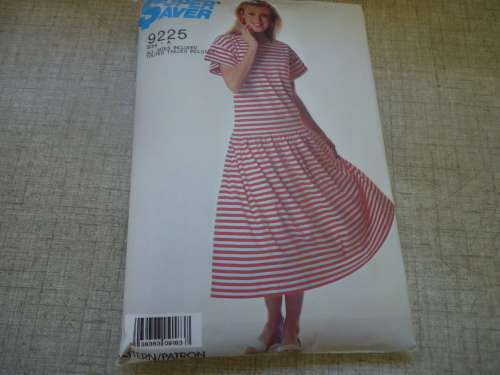 SIMPLICITY PATTERNS 9225 LOOSE FITTING PULLOVER DRESS SIZE A = 6 - 18 COMPLETE & UNCUT