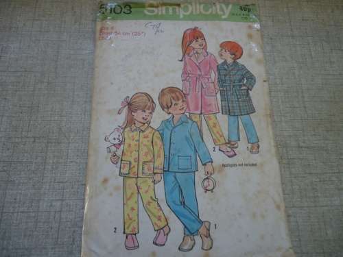 SIMPLICITY PATTERNS 5103  KIDS PJS AND GOWNS SIZE 7 YEARS COMPLETE