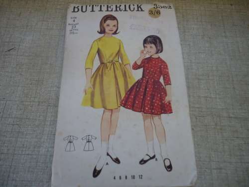 VINTAGE BUTTERICK  PATTERN 3382  GIRLS DRESS SIZE  4 YEARS - BREAST 23" COMPLETE