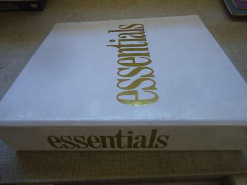 ESSENTIALS FILE WITH A SELECTION OF PATTERNS - CLEAN 3 RING BINDER