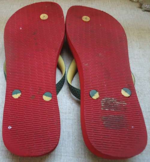 HAVAIANAS ORIGINAL- 1989 - WORLD CUP PORTUGAL NO 10 SIZE - EUROPE SIZE 43/4 - WORN ONCE