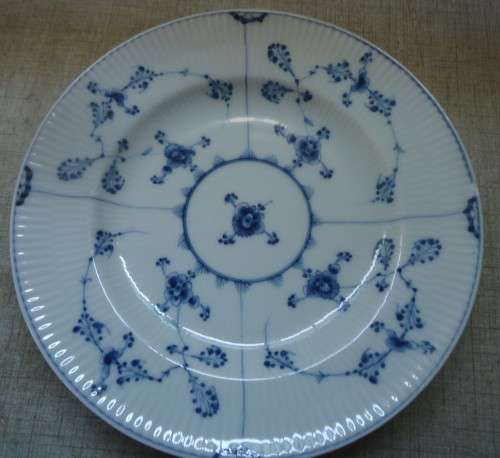 EARLY ROYAL COPENHAGEN BLUE FLUTED PLATE