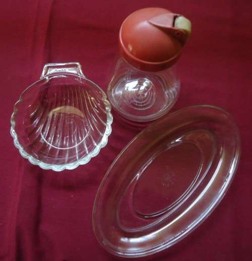 KITCHENWARE - GLASS GRAVY SAUCER, GLASS BUTTER CLAM DISH & SUGAR OR HONEY CONTAINER - V/GOOD COND