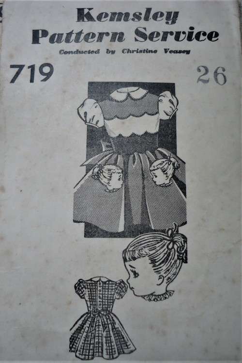 VINTAGE "KEMSLEY"  PATTERN  GIRL'S PARTY DRESS SIZE BREAST 26" COMPLETE & UNCUT