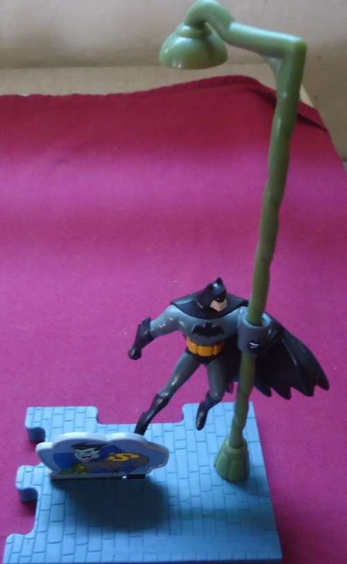 SPUR - THE BATMAN SERIES "BATMAN POLE SWINGER" 1 OF 4 FIGURES - COMPLETE & SEALED IN PK