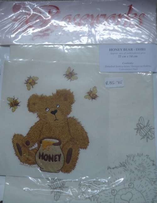 EMBROIDERY KIT HONEY BEAR - Fabric Size 39 cm x 39 cm + BROWN THREAD by ROSEWORKS EMBROIDERY DESIGNS