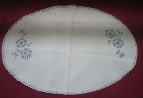 UNUSED OVAL TRAY MAT WITH LACE EDGE - READY TO BE EMBROIDERED - 42 CM LENGTH