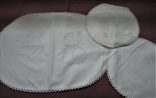 TEDDY BEAR OVAL TRACY CLOTH & 2 ROUND DOILIES -READY TO BE EMBROIDERED! - 43 CM L X 30 CM