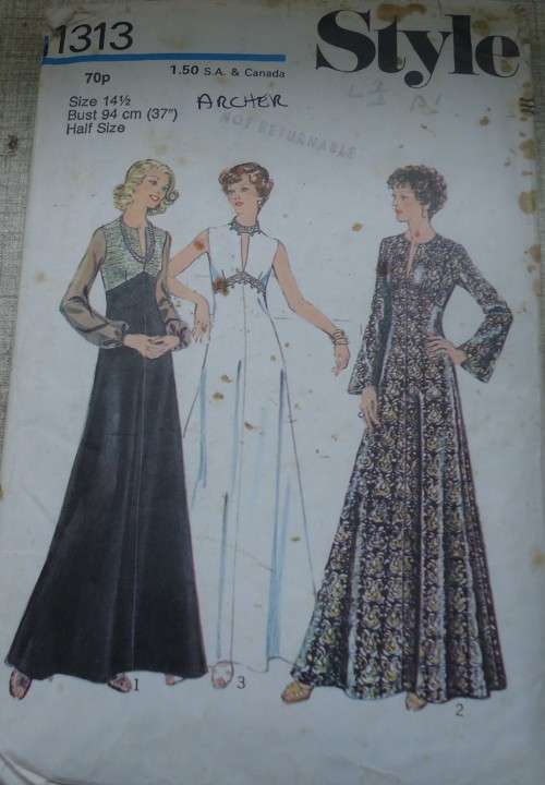 STYLE PATTERNS 1313  DRESS WITHHI LINE BODICE SIZE 14 1/2 BUST 94 CM NO SEWING INSTRUCTIONS