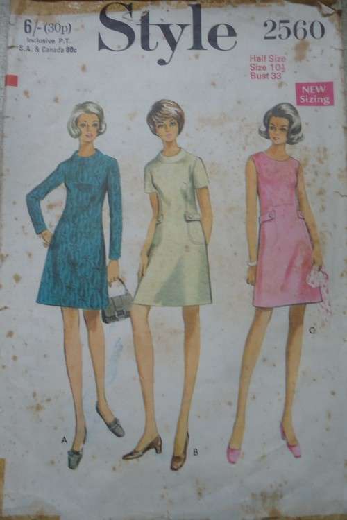 STYLE PATTERNS 2560  DRESS IN 1/2 SIZES  SIZE 10 1/2 BUST 33" COMPLETE & WELL USED PATTERN