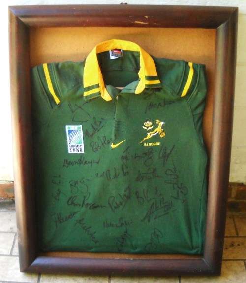 FRAMED 1999 SPRINGBOK WORLD CUP RUGBY JERSEY WITH 23 ORIGINAL SIGNATURES