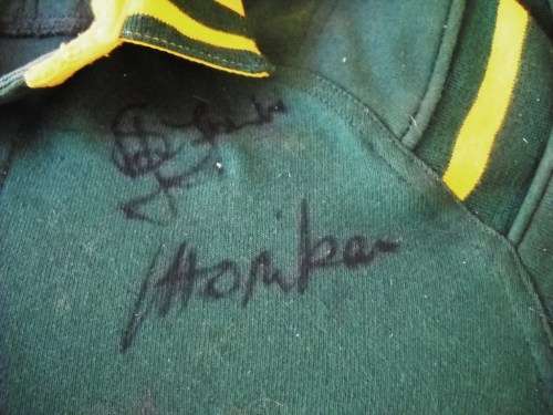 FRAMED 1999 SPRINGBOK WORLD CUP RUGBY JERSEY WITH 23 ORIGINAL SIGNATURES