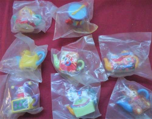 RED ROSE (CANADA) TEA MINIATURE TEAPOTS- TOY CHEST SERIES 1990'S  - COMPLETE SET OF 8 SEALED IN PKS